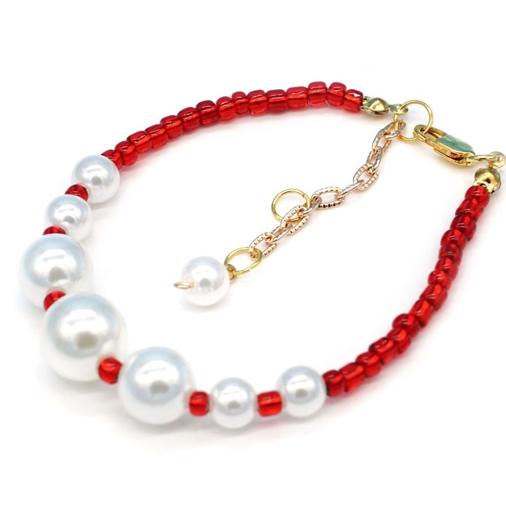 Bracelet Seed beads, Red & White. Adjustable.